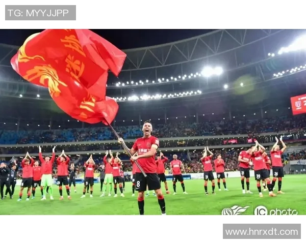 12分钟内连入两球的精彩表现引发球迷热议和媒体关注